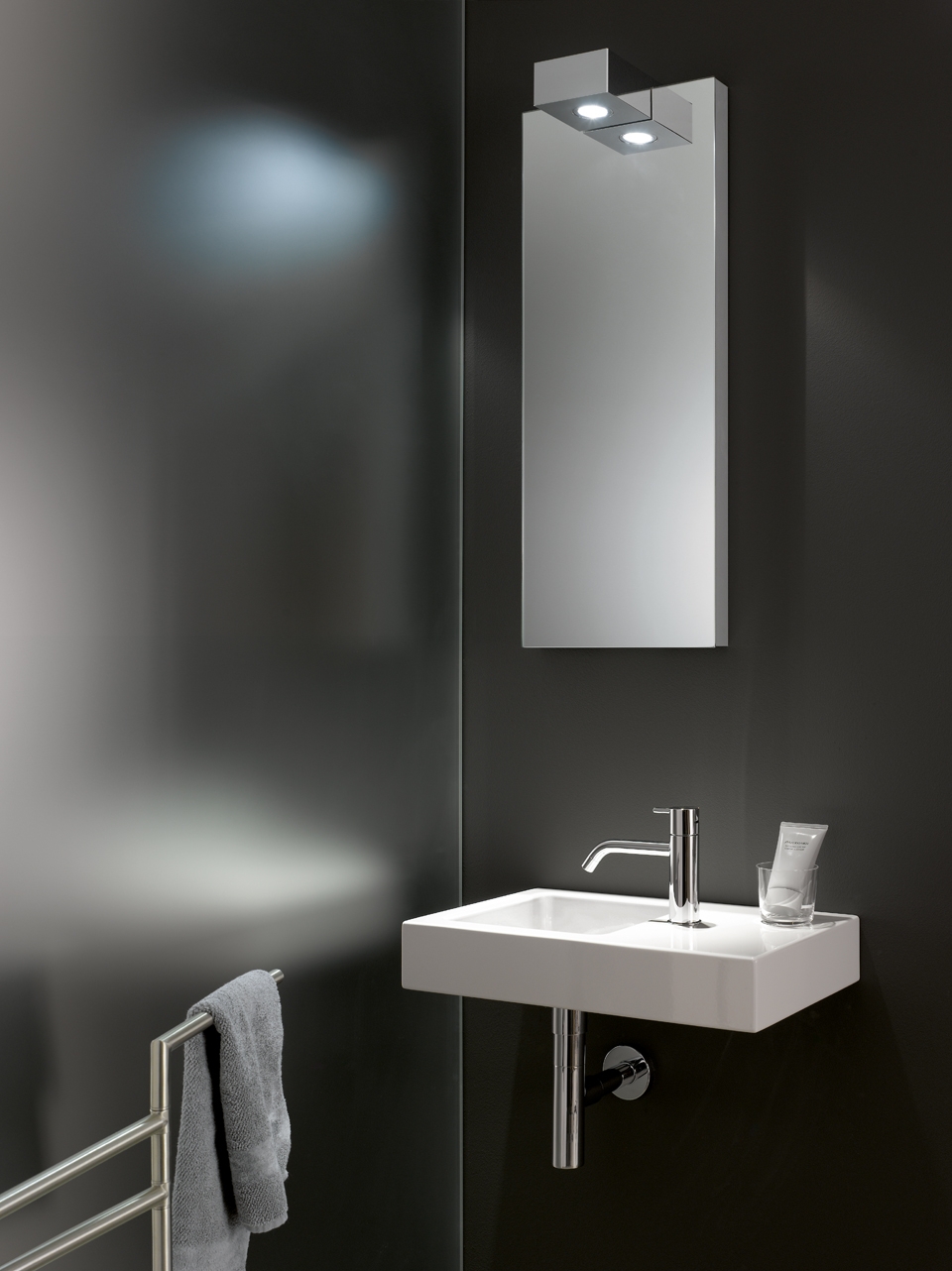 So individuell kann klein sein - 3m² Gäste-WC | Schramm | München ... So individuell kann klein sein - 3m² Gäste-WC | Schramm | München ...