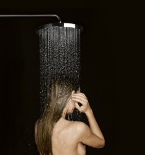 Die Regenduschen von Dornbracht überzeugen mit schlichtem Design und hervorragender Qualität.