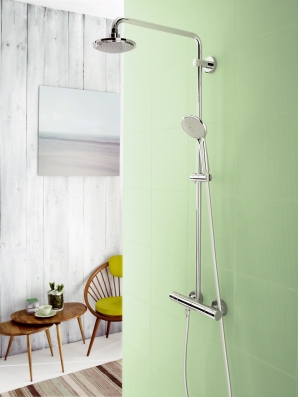 Was darf`s heute sein? Bei der Kopf-und Handbrause Euphoria von GROHE kann einfach vom üppigen Regenstrahl zum Massage-, Pure - oder Champagne-Strahl umgeschaltet werden.