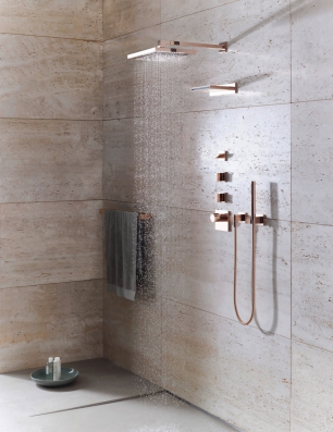 Duschen Sie in zeitloser Eleganz: Die neue Cyprum-Oberfläche im Roségold-Ton.