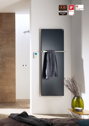 Elektrogenie: In der neuen, rein elektrischen Version heizt der Designheizkörper Zehnder Fina Bar sehr schnell auf und verwöhnt mit einer angenehmen Strahlungswärme.