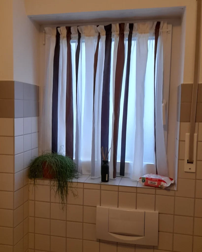 Fensterbereich vor der Renovierung