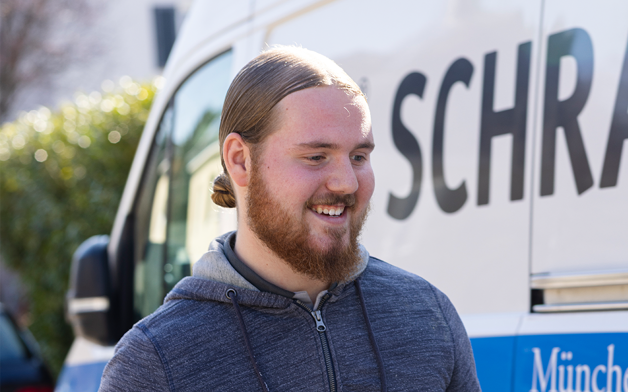 Handwerker bei der Arbeit in der Nähe - Badsanierung Firma in der Nähe